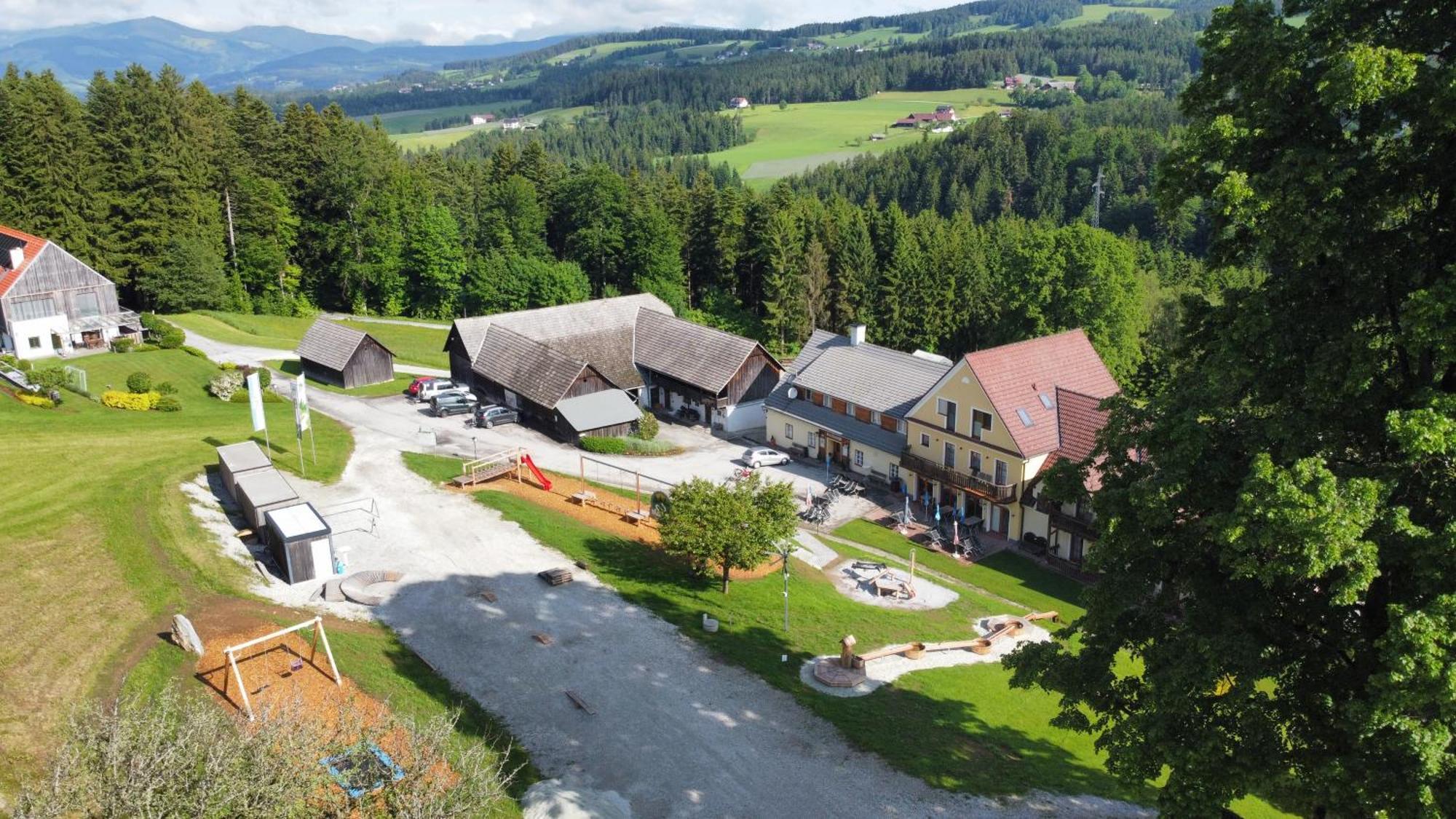 Gasthof Wiesenhofer Hotel Miesenbach  Exterior photo