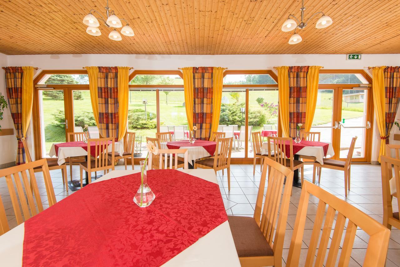 Gasthof Wiesenhofer Hotel Miesenbach  Exterior photo